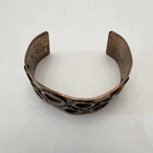Vintage Modernist Bell Trading Post Solid Copper Circle Motif Cuff Bracelet - Picture 8 of 8